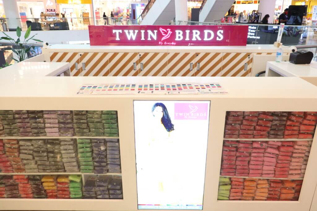 Twin Birds – Vega City Mall